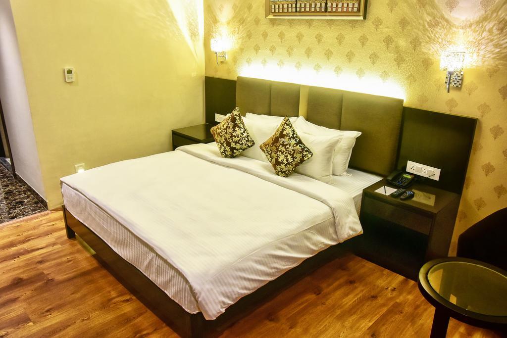 The Fern Residency Kolkata Hotel Exterior photo