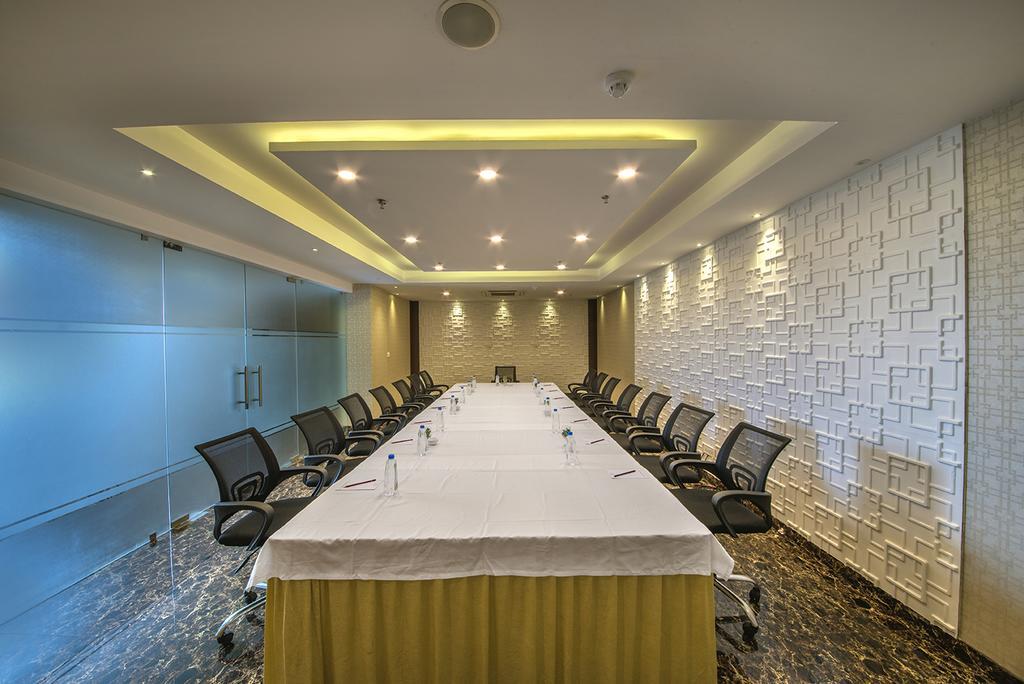 The Fern Residency Kolkata Hotel Exterior photo